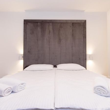 Apartmani I Sobe Pejacevic Osijek Buitenkant foto