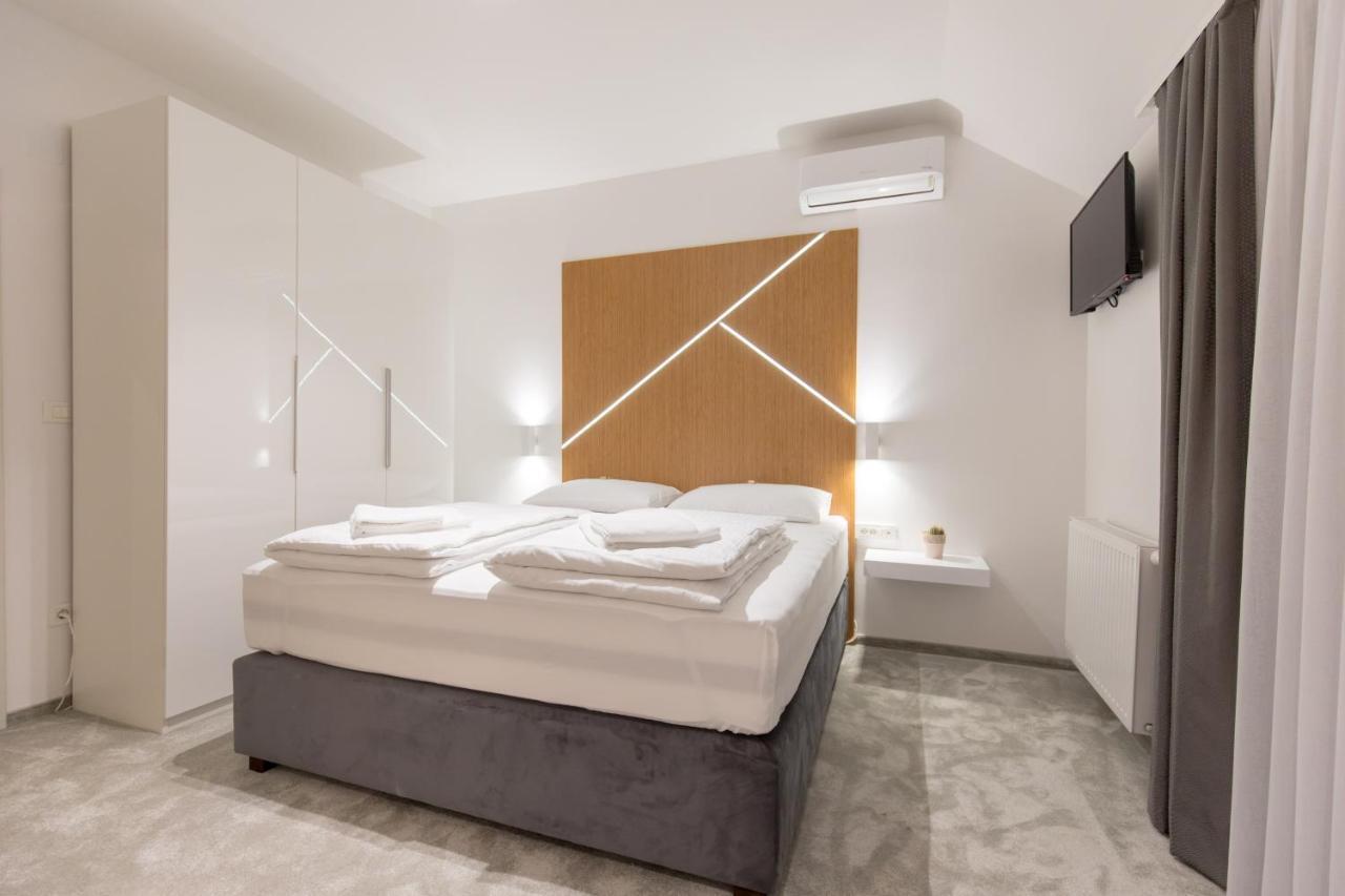 Apartmani I Sobe Pejacevic Osijek Buitenkant foto