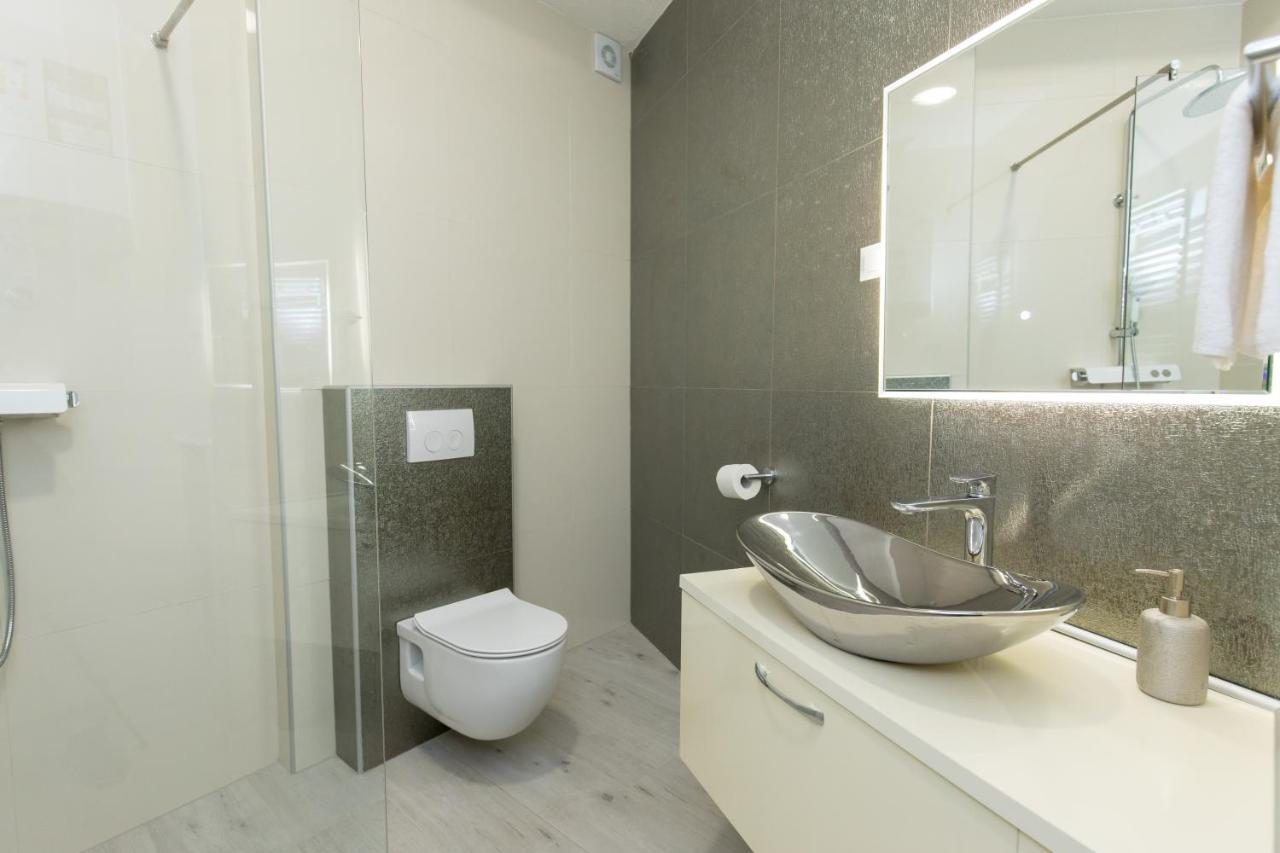Apartmani I Sobe Pejacevic Osijek Buitenkant foto
