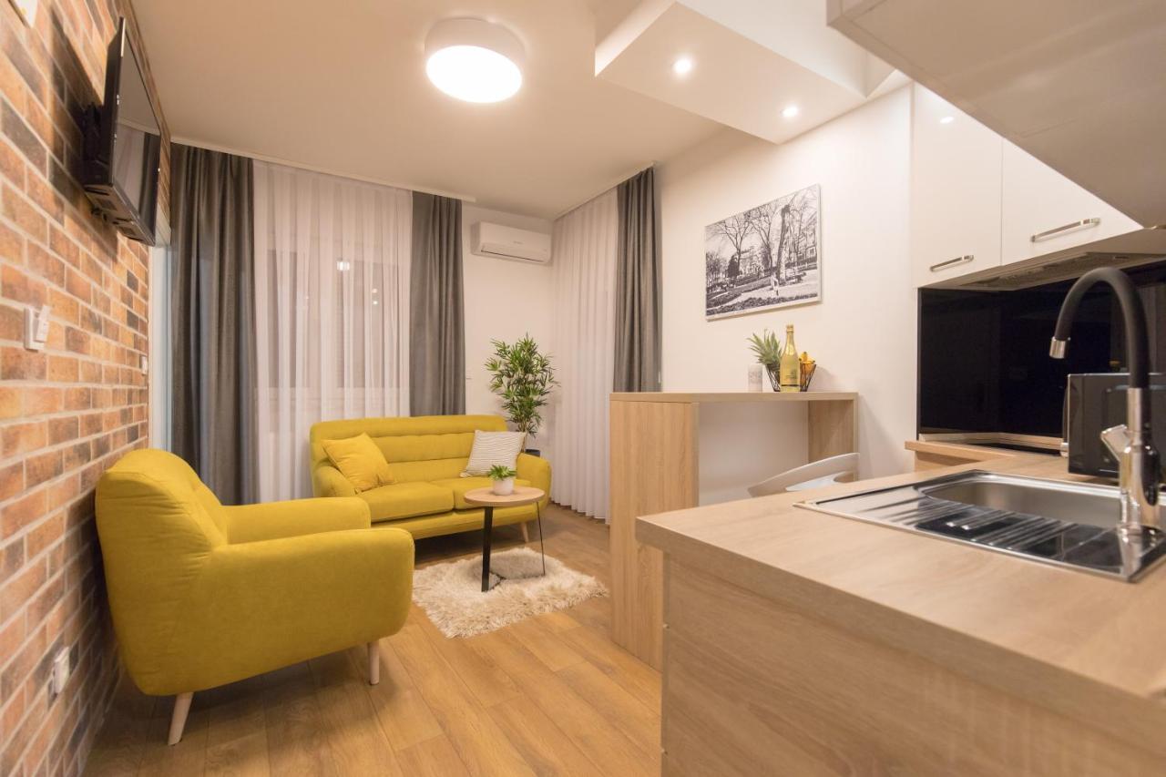 Apartmani I Sobe Pejacevic Osijek Buitenkant foto