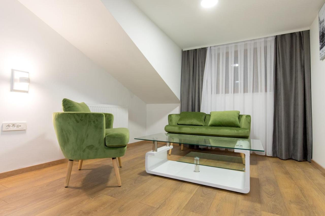 Apartmani I Sobe Pejacevic Osijek Buitenkant foto