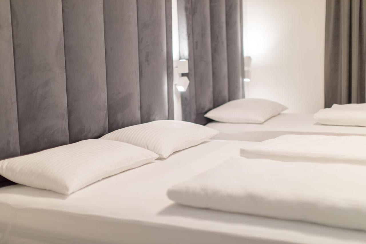 Apartmani I Sobe Pejacevic Osijek Buitenkant foto
