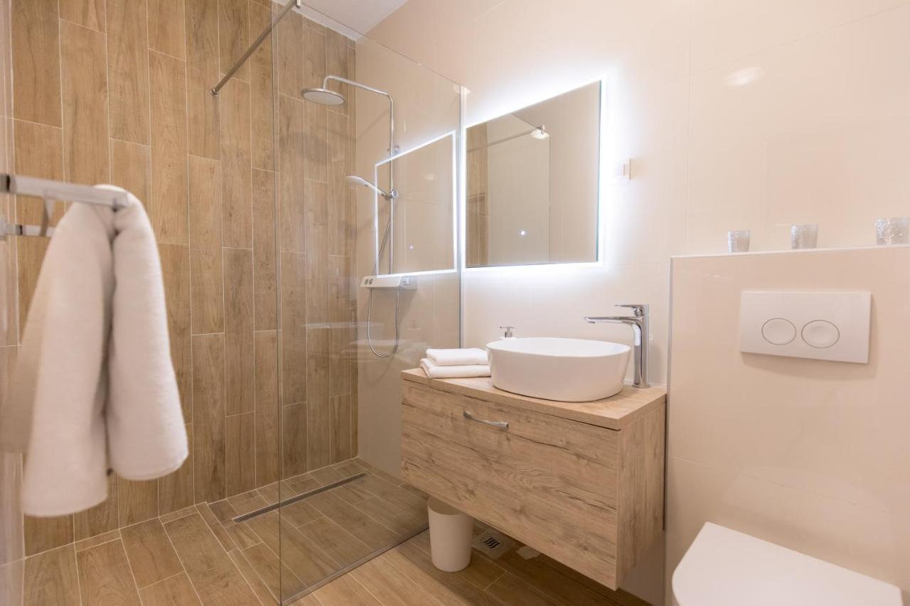 Apartmani I Sobe Pejacevic Osijek Buitenkant foto