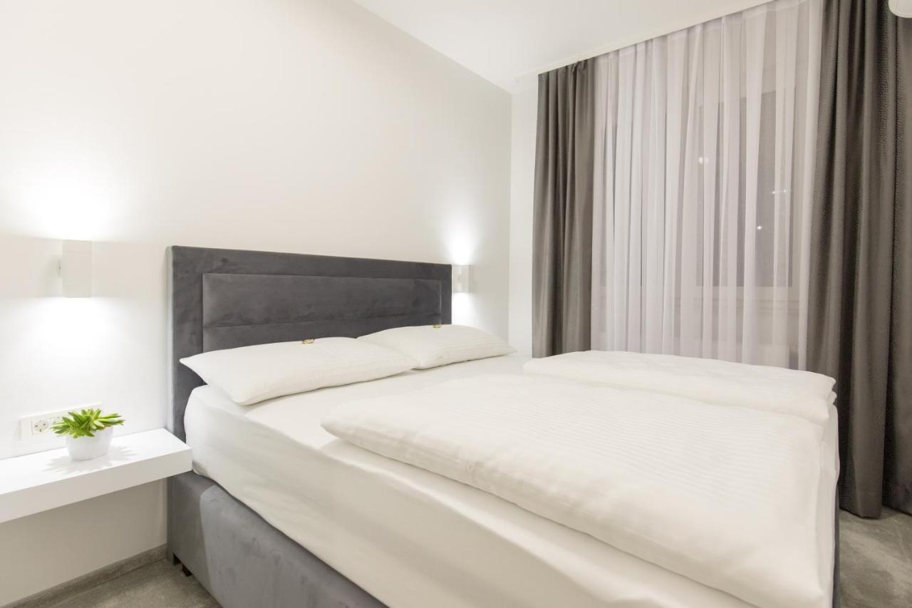 Apartmani I Sobe Pejacevic Osijek Buitenkant foto